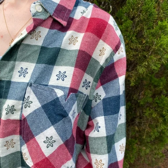 Vintage American Sweetheart Plaid Button-Up Shirt in Red, Green, and White - Picture 4 of 8